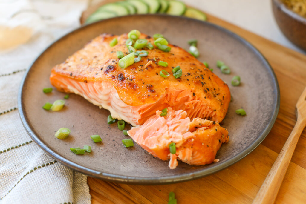 Baked Salmon with Spicy Creamy Sauce – Healthyish Foods