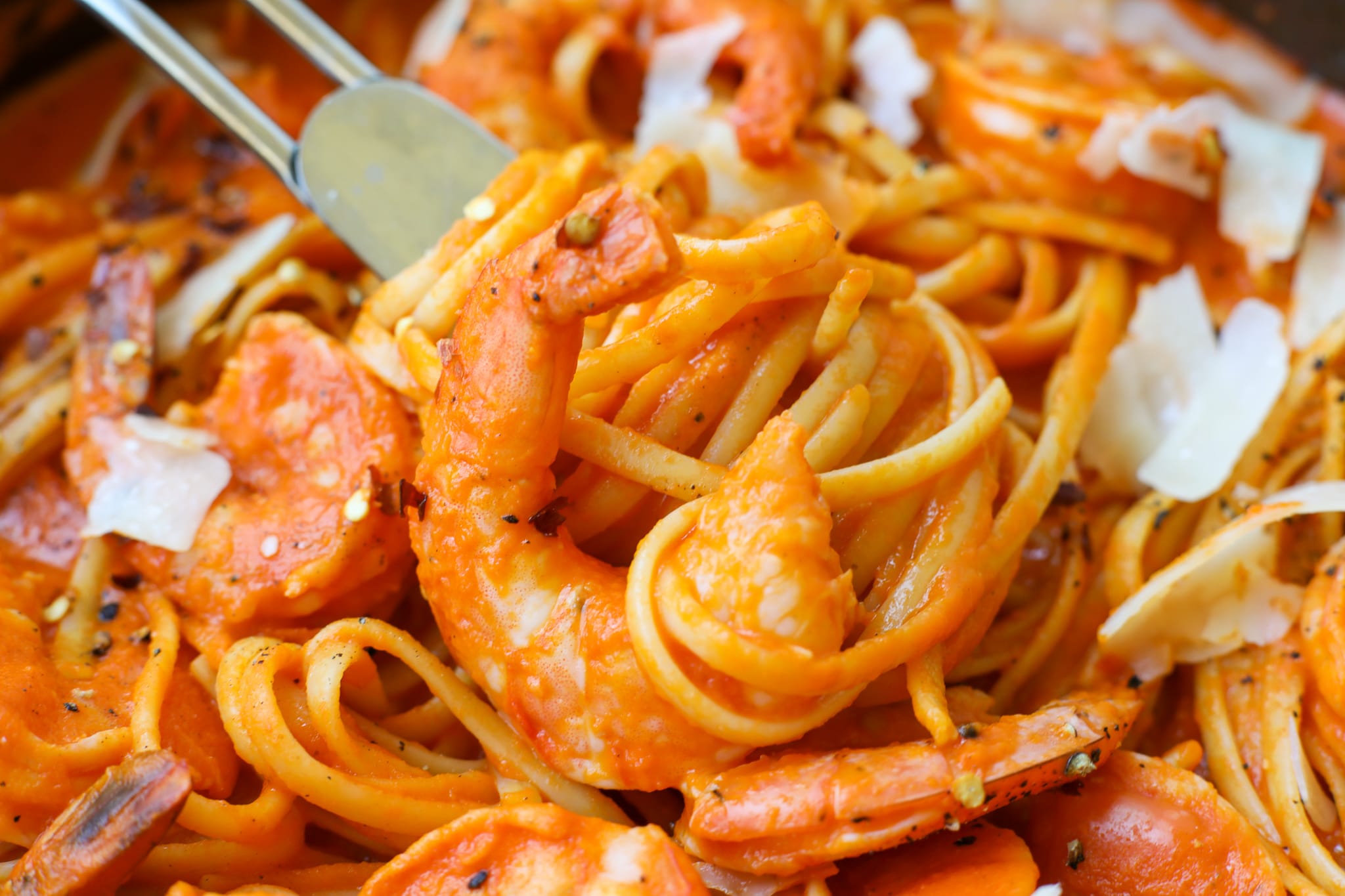 Shrimp Linguini with Roasted Red Pepper Sauce - Healthyish Foods