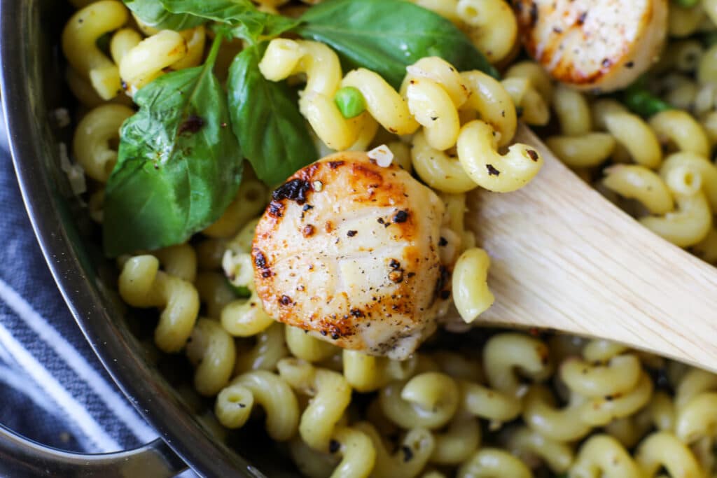 Lemon Butter Pasta with Seared Scallops – Healthyish Foods 