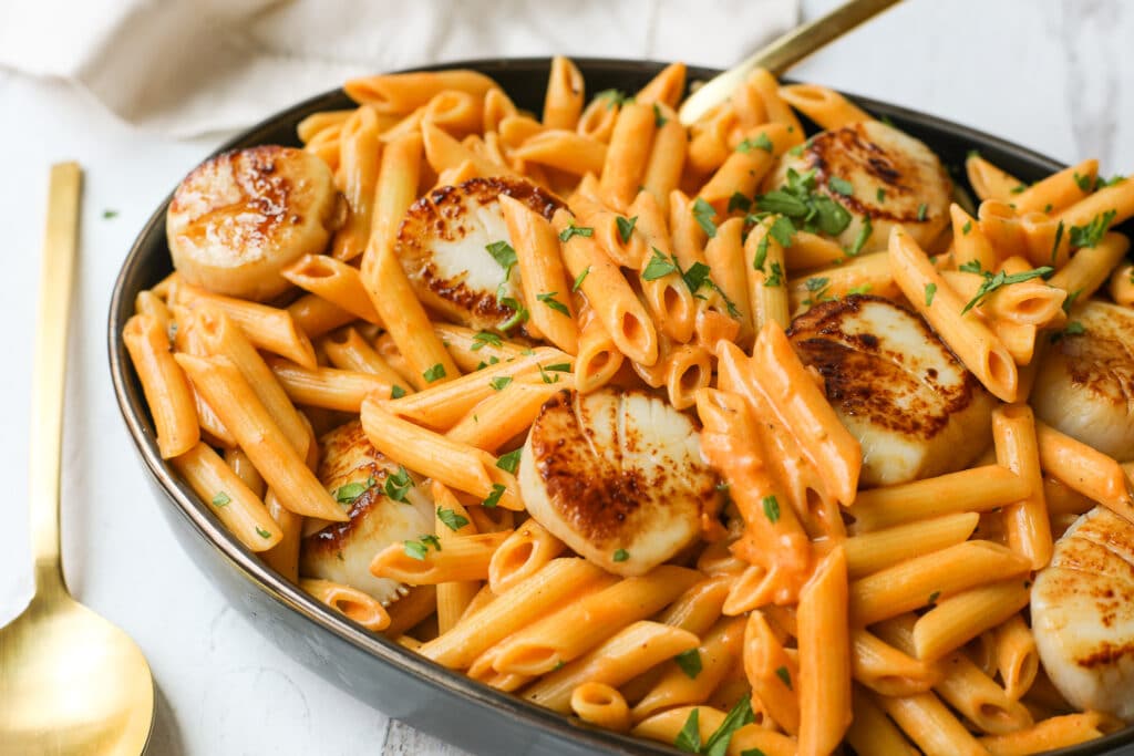 Creamy Penne with Seared Scallops – Healthyish Foods