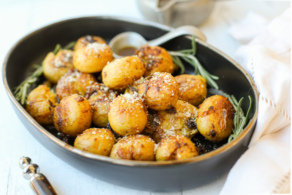 One Pan Crispy Smashed Potatoes – Healthyish Foods