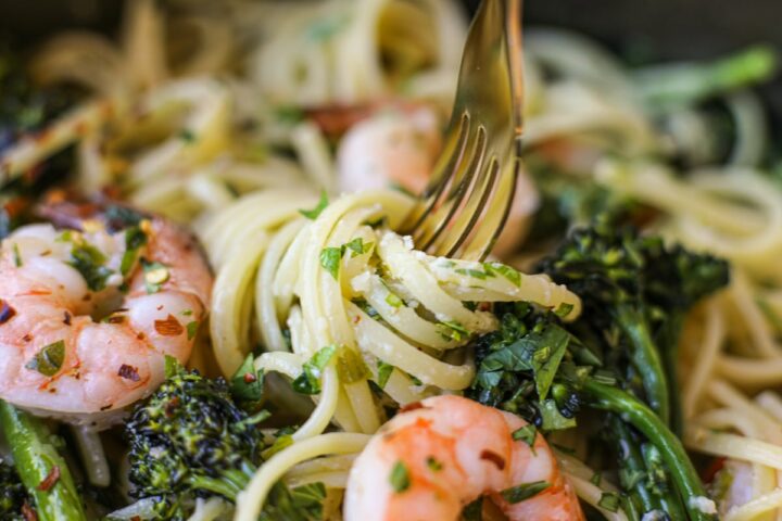 Shrimp Scampi with Linguini and Broccoli Rabe – Healthyish Foods