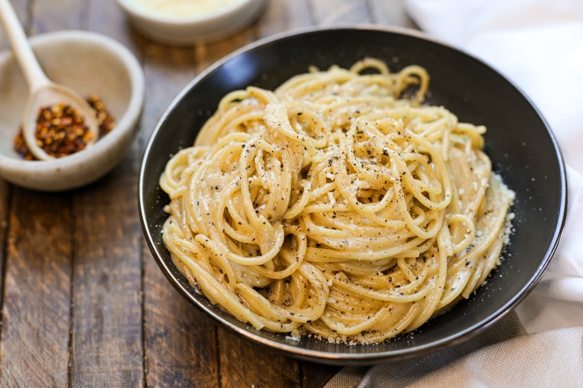 Cacio e Pepe Recipe - Healthyish Foods