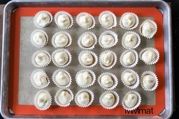 cheesecake filling in mini. liners.