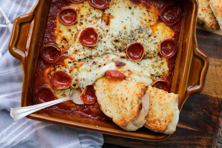 Cheesy Pizza Dip – Healthyish Foods