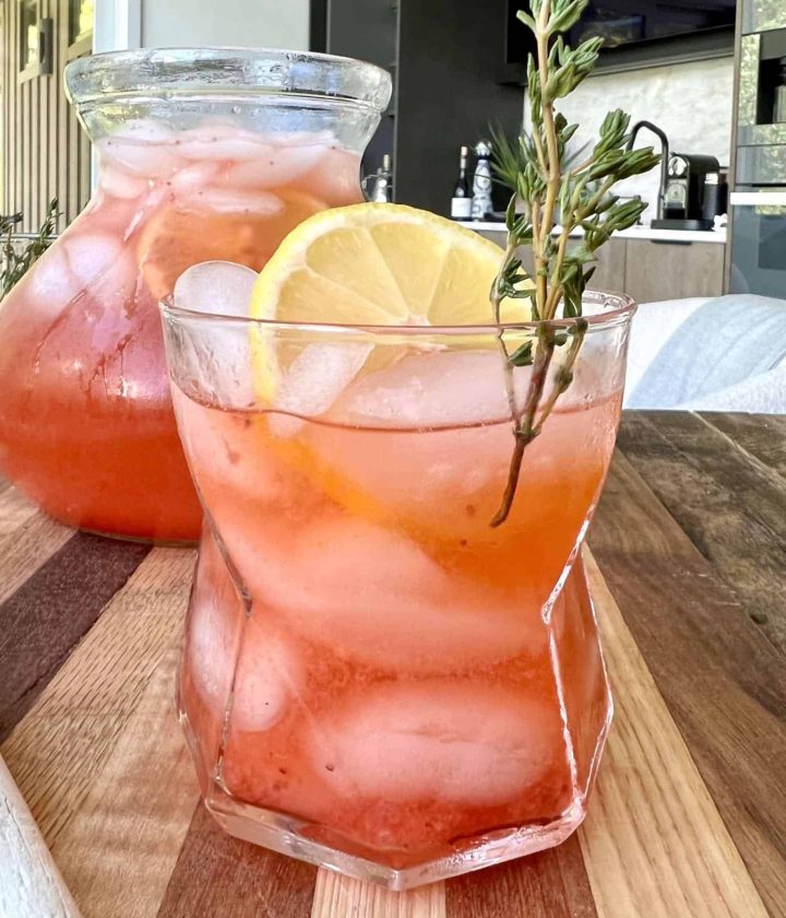 Strawberry Thyme Lemonade – Healthyish Foods
