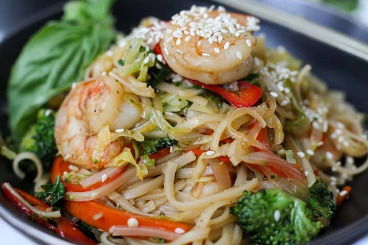 Shrimp and Vegetable Stir Fry with Rice Noodles – Healthyish Foods