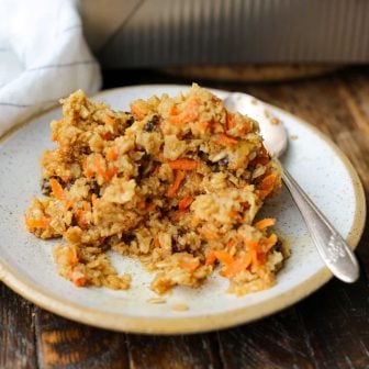 Carrot Cake Baked Oats – Healthyish Foods