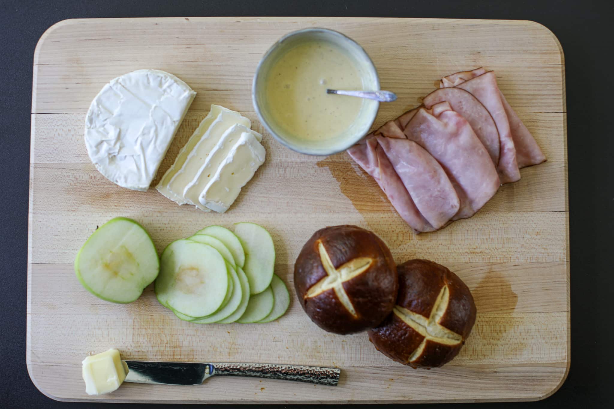 ingredients needed for ham and brie sandwich