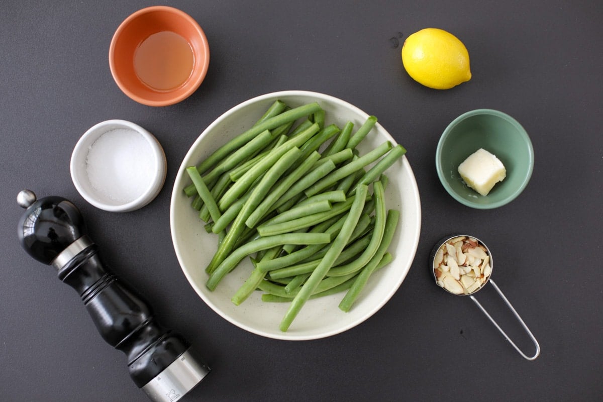 ingredients needed for air fryer green beans almondine.