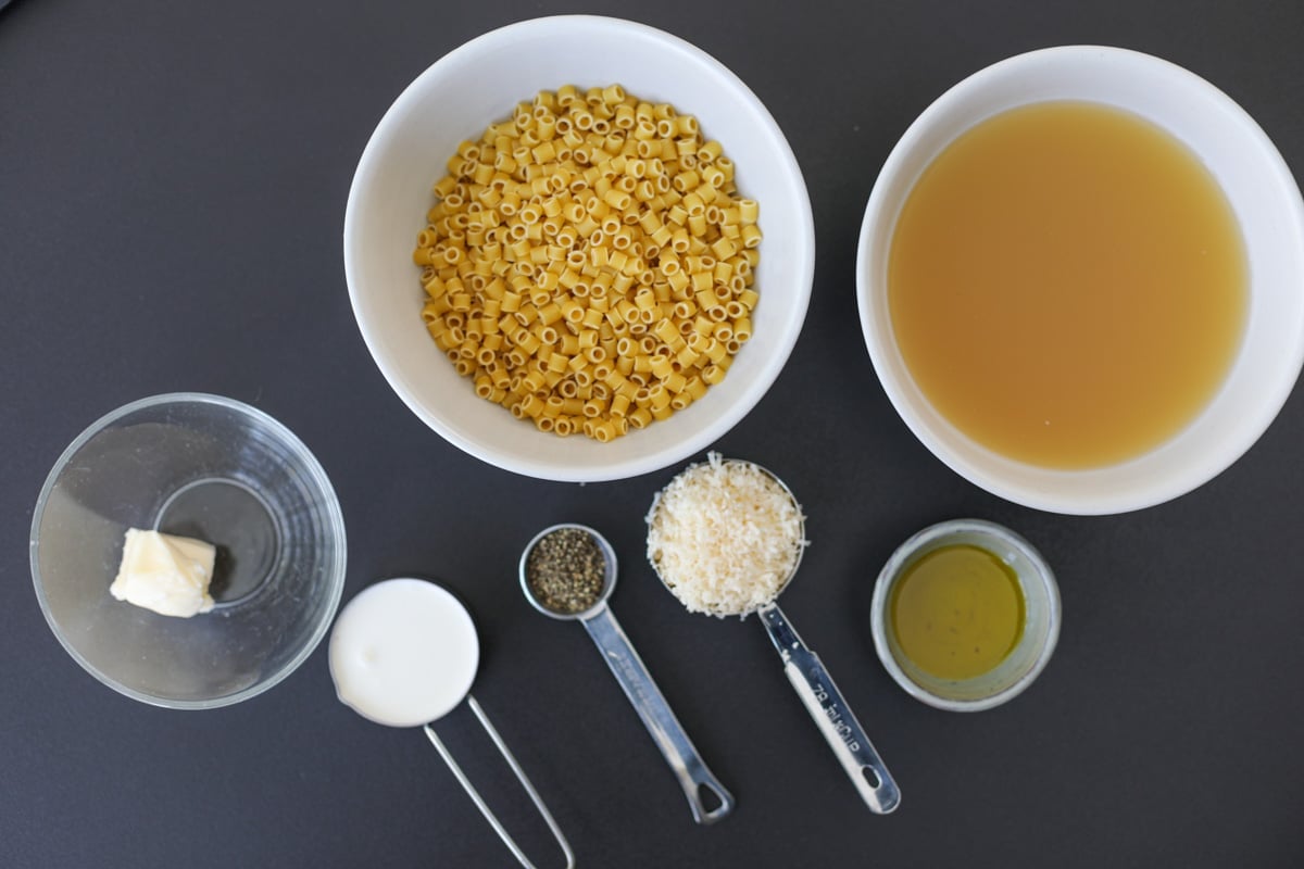 Ingredients needed for the creamy cacio e pepe pasta recipe. 