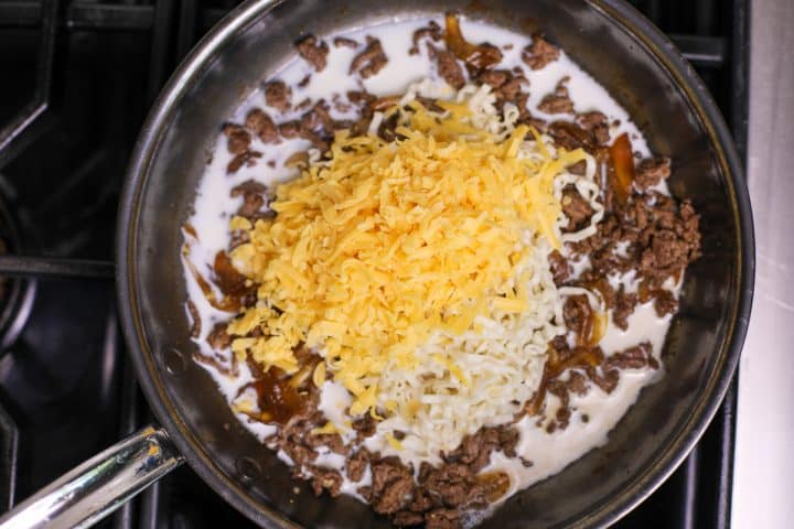 noodles, cheese, beef and onions.